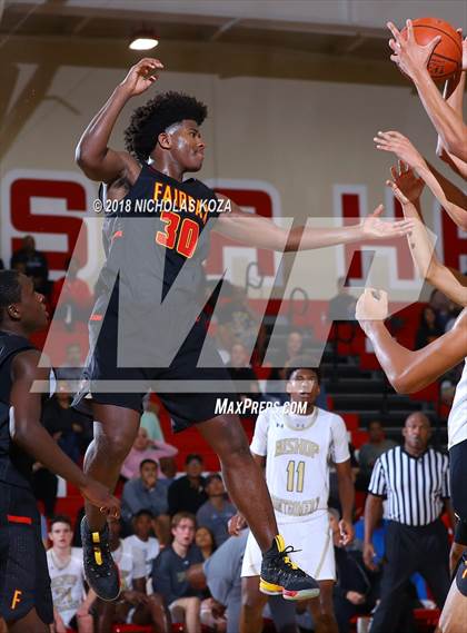 Thumbnail 2 in Bishop Montgomery vs. Fairfax (Ryse Williams Pac Shores Tournament) photogallery.
