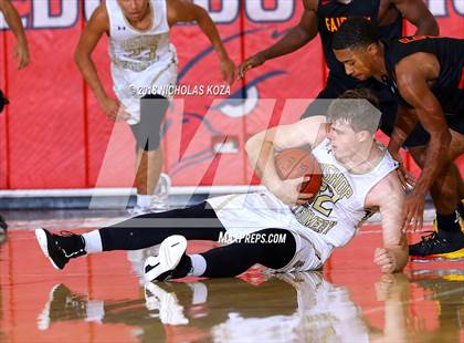 Thumbnail 2 in Bishop Montgomery vs. Fairfax (Ryse Williams Pac Shores Tournament) photogallery.