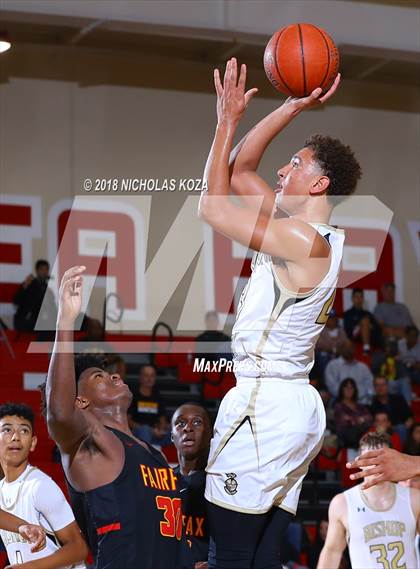 Thumbnail 3 in Bishop Montgomery vs. Fairfax (Ryse Williams Pac Shores Tournament) photogallery.