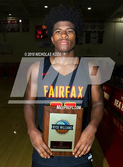 Thumbnail 2 in Bishop Montgomery vs. Fairfax (Ryse Williams Pac Shores Tournament) photogallery.