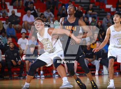 Thumbnail 3 in Bishop Montgomery vs. Fairfax (Ryse Williams Pac Shores Tournament) photogallery.