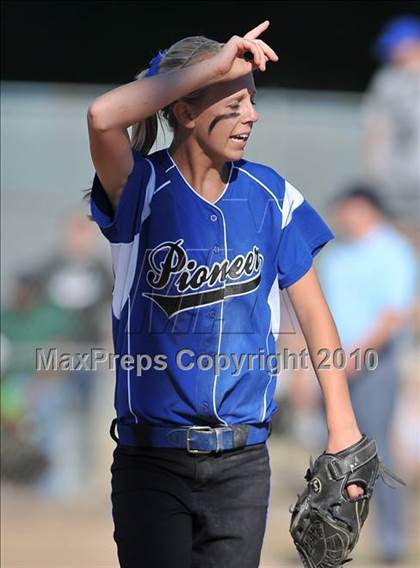 Thumbnail 3 in Pioneer vs. Presentation (CIF CCS D2 Final) photogallery.