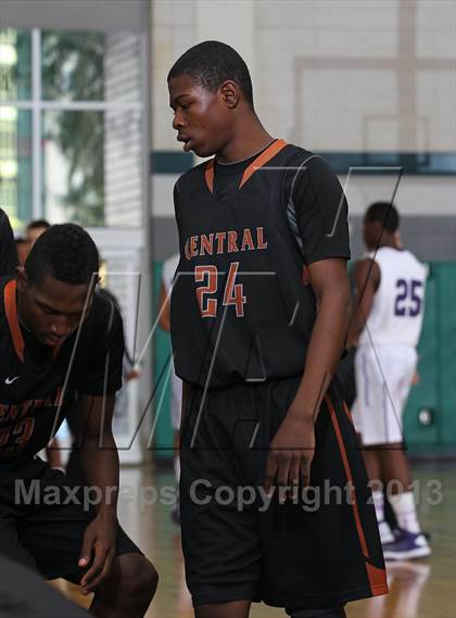 Thumbnail 1 in St. Anthony vs. Central photogallery.