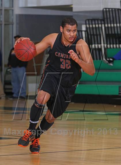 Thumbnail 2 in St. Anthony vs. Central photogallery.