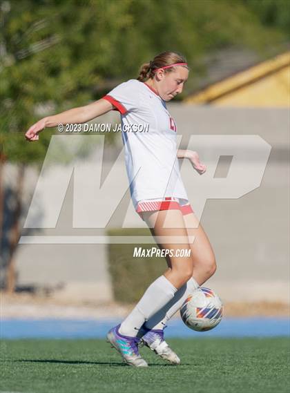 Thumbnail 2 in Truckee vs Pahrump Valley (NIAA 3A State Championship) photogallery.