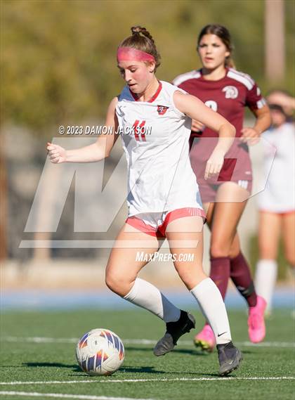 Thumbnail 2 in Truckee vs Pahrump Valley (NIAA 3A State Championship) photogallery.