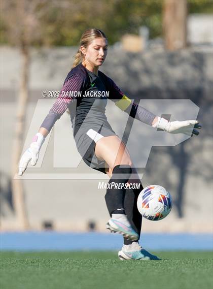 Thumbnail 2 in Truckee vs Pahrump Valley (NIAA 3A State Championship) photogallery.