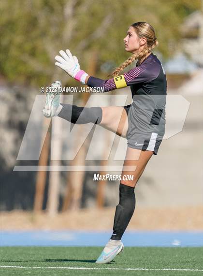 Thumbnail 2 in Truckee vs Pahrump Valley (NIAA 3A State Championship) photogallery.