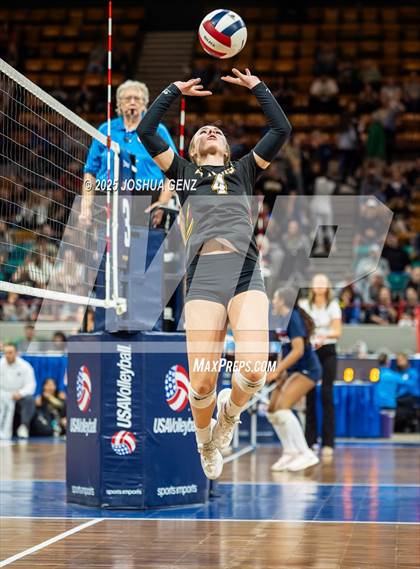 Thumbnail 2 in Alamosa vs. The Classical Academy (CHSAA 3A Semi-Finals) photogallery.