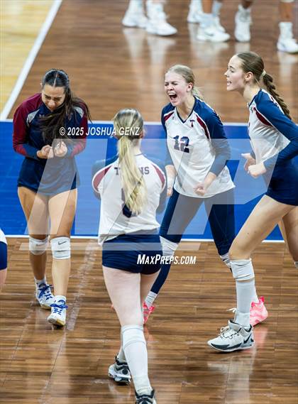 Thumbnail 3 in Alamosa vs. The Classical Academy (CHSAA 3A Semi-Finals) photogallery.