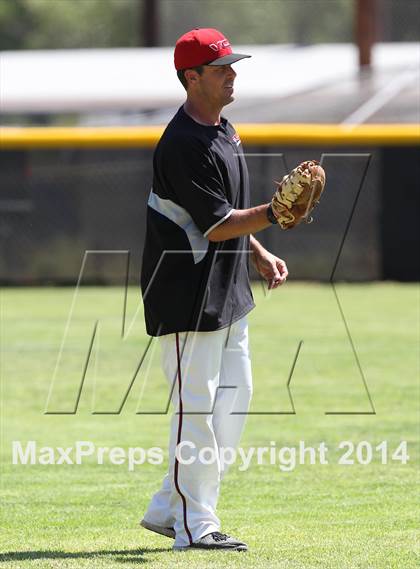 Thumbnail 1 in Village Christian vs. Oak Hills (CIF SS D5 Semi-Final) photogallery.