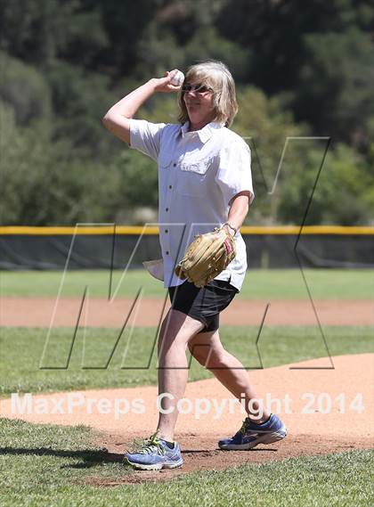 Thumbnail 2 in Village Christian vs. Oak Hills (CIF SS D5 Semi-Final) photogallery.
