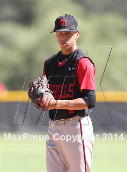 Thumbnail 3 in Village Christian vs. Oak Hills (CIF SS D5 Semi-Final) photogallery.