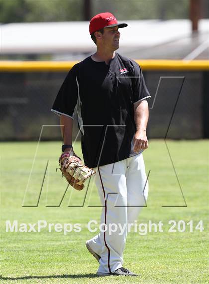 Thumbnail 2 in Village Christian vs. Oak Hills (CIF SS D5 Semi-Final) photogallery.