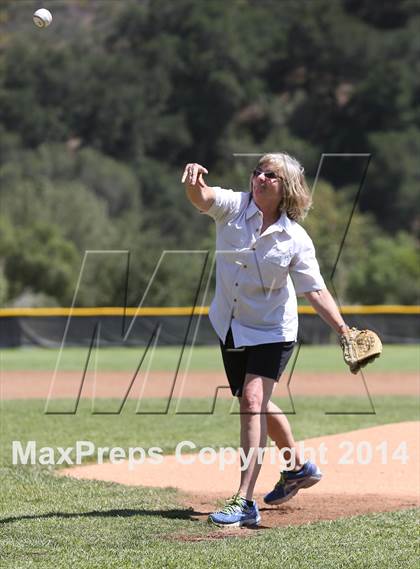 Thumbnail 3 in Village Christian vs. Oak Hills (CIF SS D5 Semi-Final) photogallery.