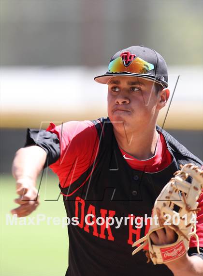 Thumbnail 2 in Village Christian vs. Oak Hills (CIF SS D5 Semi-Final) photogallery.