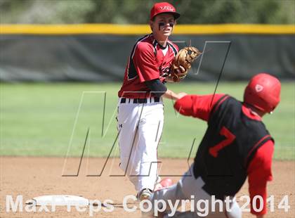 Thumbnail 3 in Village Christian vs. Oak Hills (CIF SS D5 Semi-Final) photogallery.