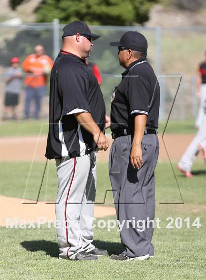 Thumbnail 2 in Village Christian vs. Oak Hills (CIF SS D5 Semi-Final) photogallery.