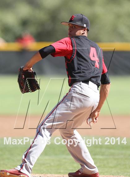 Thumbnail 2 in Village Christian vs. Oak Hills (CIF SS D5 Semi-Final) photogallery.