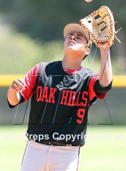 Thumbnail 2 in Village Christian vs. Oak Hills (CIF SS D5 Semi-Final) photogallery.