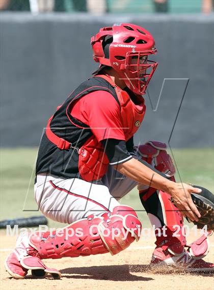 Thumbnail 3 in Village Christian vs. Oak Hills (CIF SS D5 Semi-Final) photogallery.