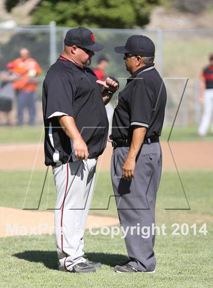 Thumbnail 3 in Village Christian vs. Oak Hills (CIF SS D5 Semi-Final) photogallery.