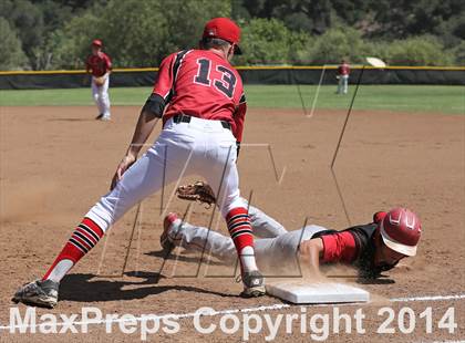 Thumbnail 3 in Village Christian vs. Oak Hills (CIF SS D5 Semi-Final) photogallery.