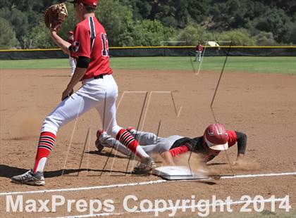 Thumbnail 3 in Village Christian vs. Oak Hills (CIF SS D5 Semi-Final) photogallery.