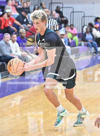 Thumbnail 3 in Highland vs Chandler (Fear the Hop Thanksgiving Tournament) photogallery.