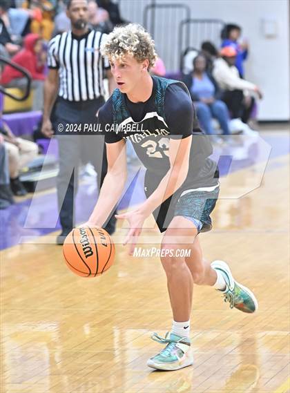 Thumbnail 2 in Highland vs Chandler (Fear the Hop Thanksgiving Tournament) photogallery.