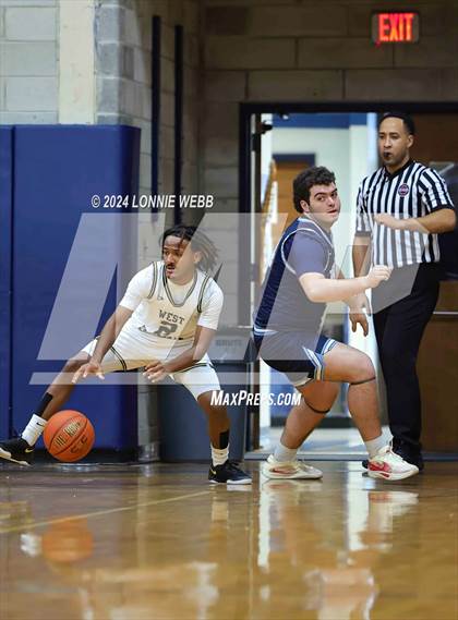 Thumbnail 3 in Wilton @ West Hempstead (New York Holiday Invitational) photogallery.