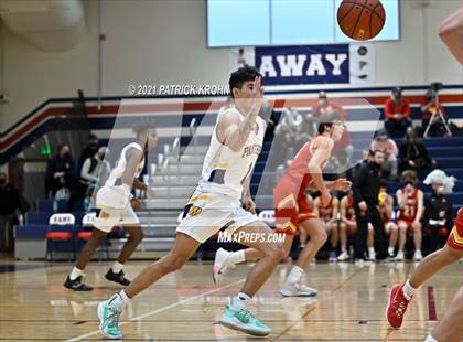Thumbnail 3 in Newport - Bellevue vs Wenatchee (T-Town Throwdown) photogallery.