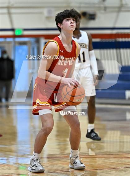 Thumbnail 2 in Newport - Bellevue vs Wenatchee (T-Town Throwdown) photogallery.