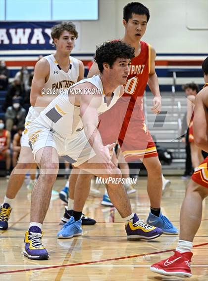 Thumbnail 2 in Newport - Bellevue vs Wenatchee (T-Town Throwdown) photogallery.