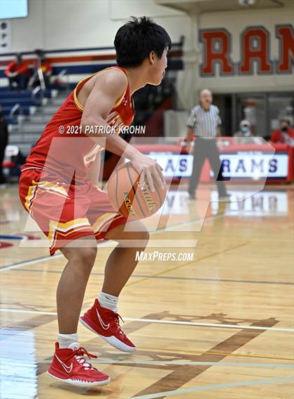 Thumbnail 3 in Newport - Bellevue vs Wenatchee (T-Town Throwdown) photogallery.