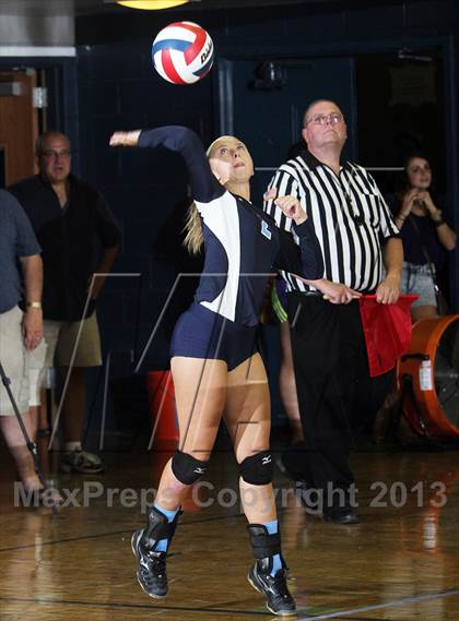 Thumbnail 3 in Chartiers Valley @ Canevin Catholic photogallery.
