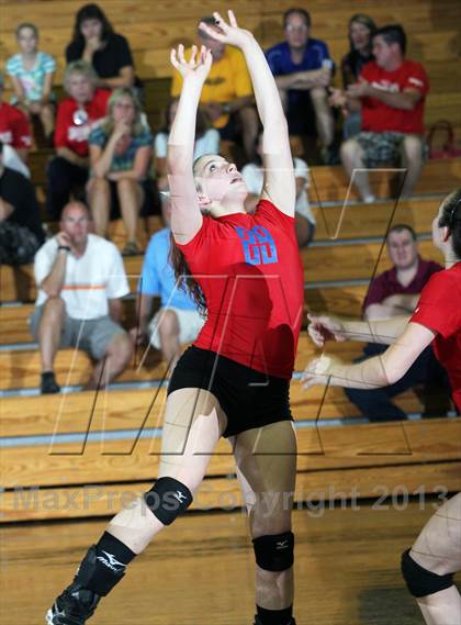 Thumbnail 1 in Chartiers Valley @ Canevin Catholic photogallery.