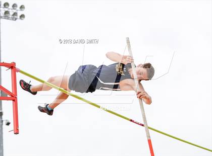 Thumbnail 1 in MSHSAA Class 5 Sectional (Pole Vault) photogallery.