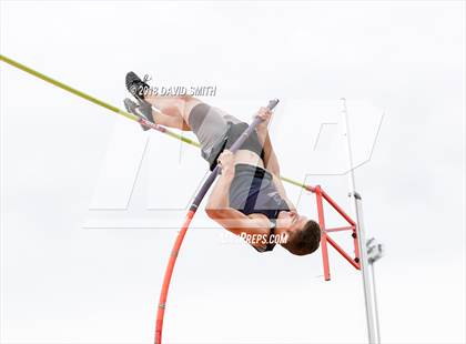 Thumbnail 1 in MSHSAA Class 5 Sectional (Pole Vault) photogallery.