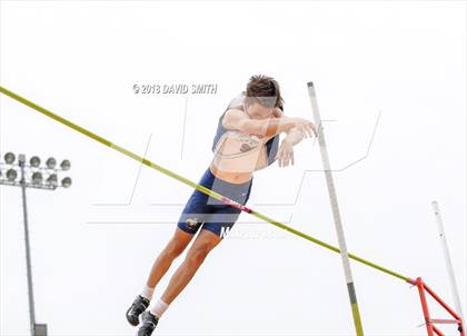 Thumbnail 3 in MSHSAA Class 5 Sectional (Pole Vault) photogallery.