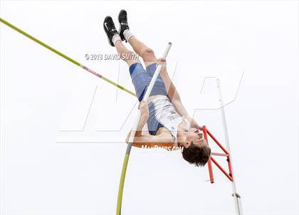 Thumbnail 1 in MSHSAA Class 5 Sectional (Pole Vault) photogallery.