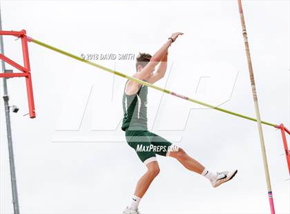 Thumbnail 2 in MSHSAA Class 5 Sectional (Pole Vault) photogallery.