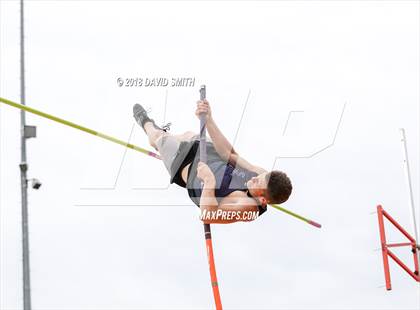 Thumbnail 2 in MSHSAA Class 5 Sectional (Pole Vault) photogallery.