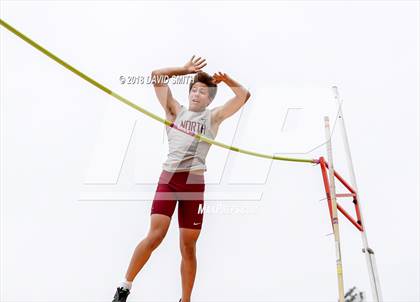 Thumbnail 1 in MSHSAA Class 5 Sectional (Pole Vault) photogallery.