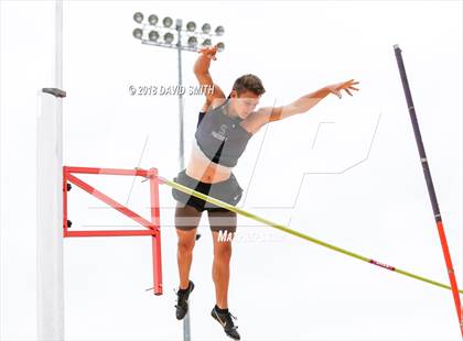 Thumbnail 3 in MSHSAA Class 5 Sectional (Pole Vault) photogallery.