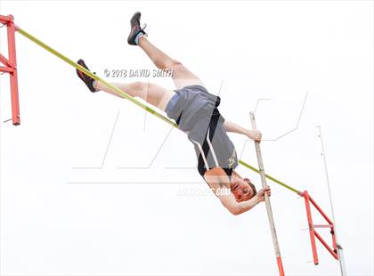 Thumbnail 3 in MSHSAA Class 5 Sectional (Pole Vault) photogallery.