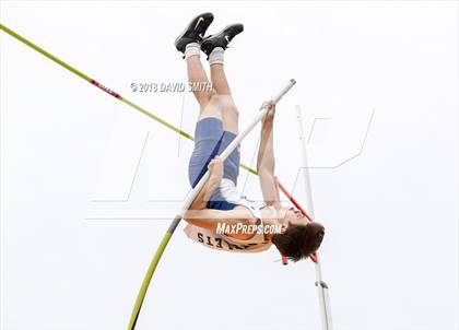 Thumbnail 3 in MSHSAA Class 5 Sectional (Pole Vault) photogallery.