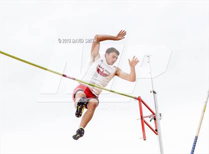 Thumbnail 2 in MSHSAA Class 5 Sectional (Pole Vault) photogallery.