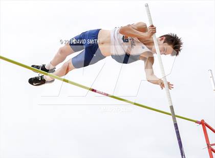 Thumbnail 1 in MSHSAA Class 5 Sectional (Pole Vault) photogallery.