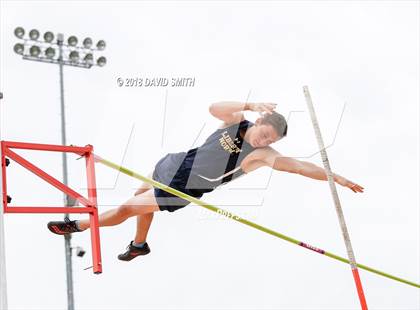 Thumbnail 2 in MSHSAA Class 5 Sectional (Pole Vault) photogallery.